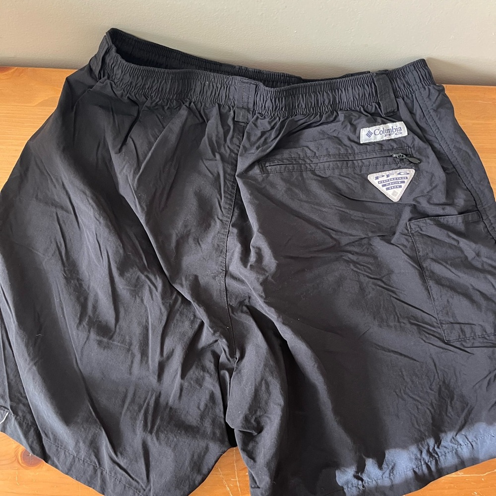 Columbia Black Men’s Mesh-Lined Swim Shorts
